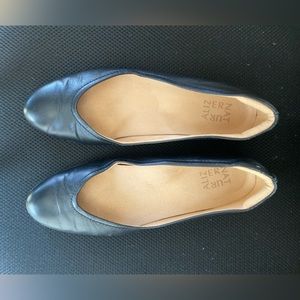 Naturalizer flats